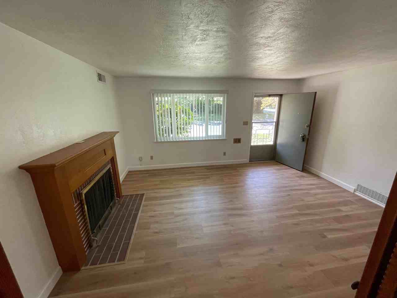 5401 Dorset Way - Photo 3 of 16