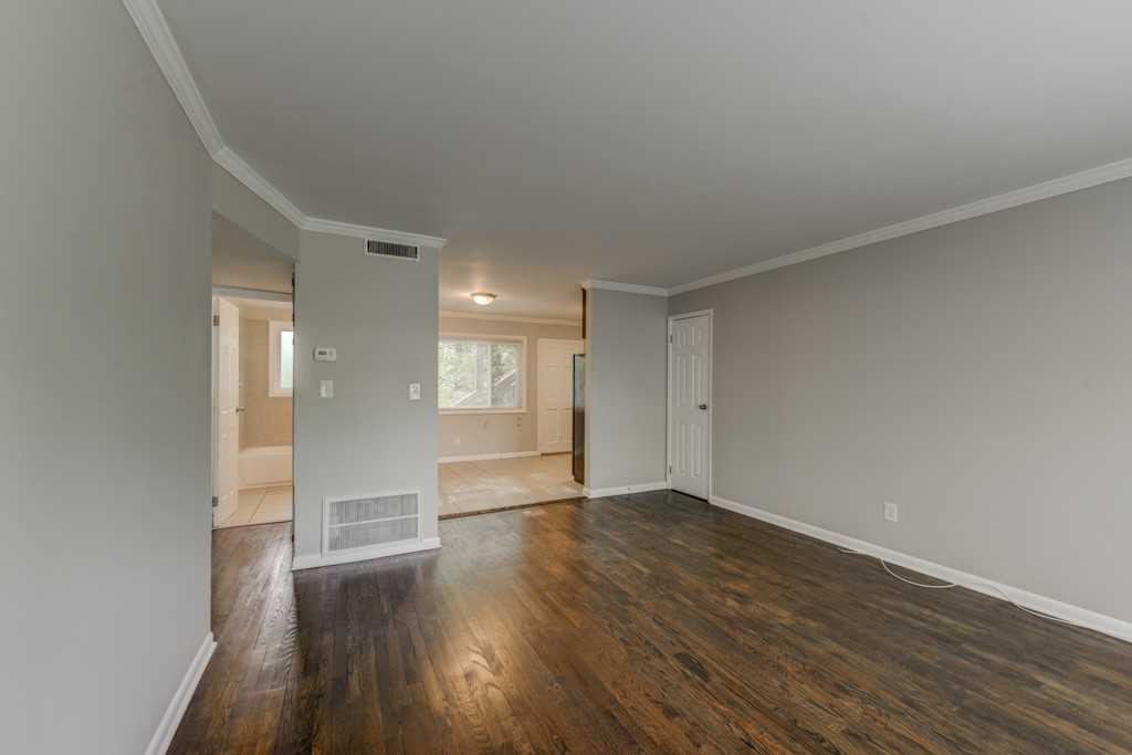 3551 Glenwood Rd #E - Photo 3 of 16