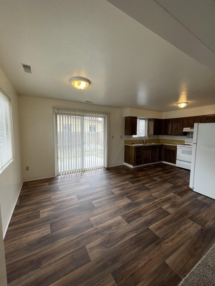 1051 N Riviera Dr #1051 - Photo 3 of 8