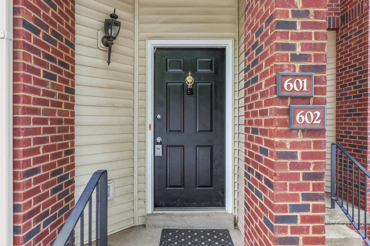 1625 Nicholasville Rd #1 - Photo 2 of 24