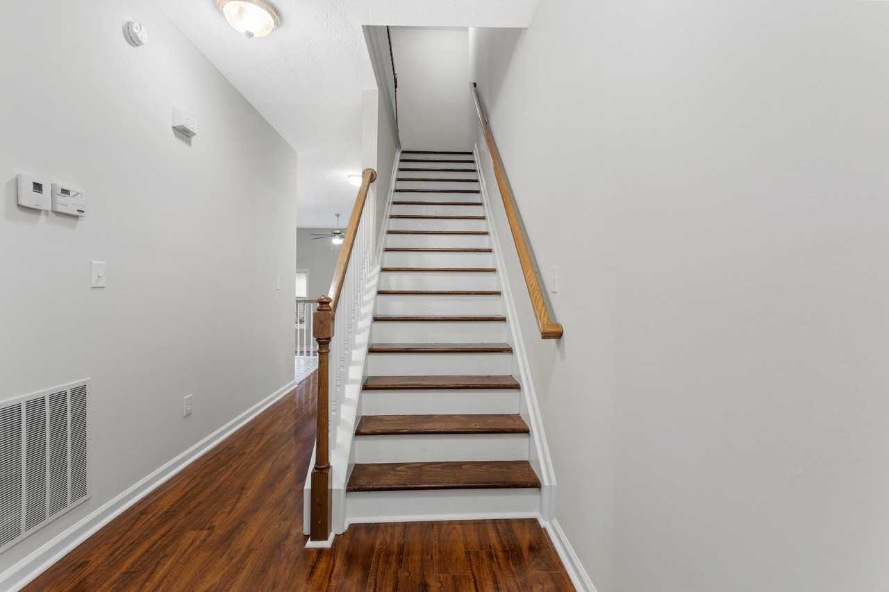 1625 Nicholasville Rd #1 - Photo 3 of 24