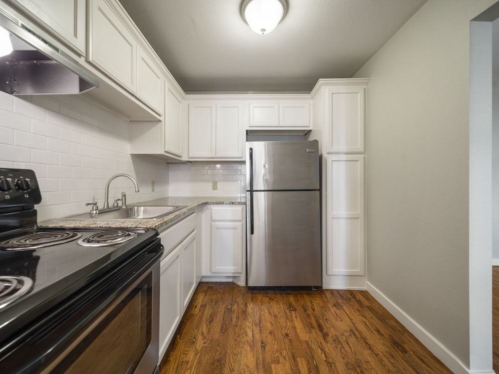 625 S Elgin Ave #110 - Photo 7 of 12