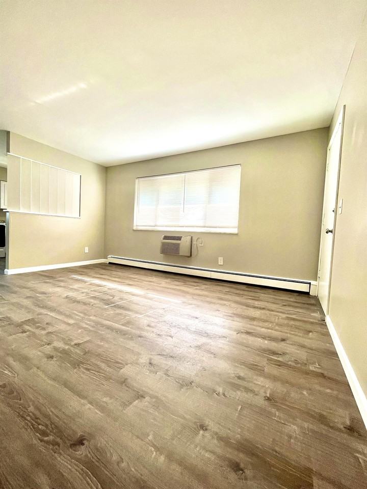 2027 E Galbraith Rd #G3 - Photo 4 of 12