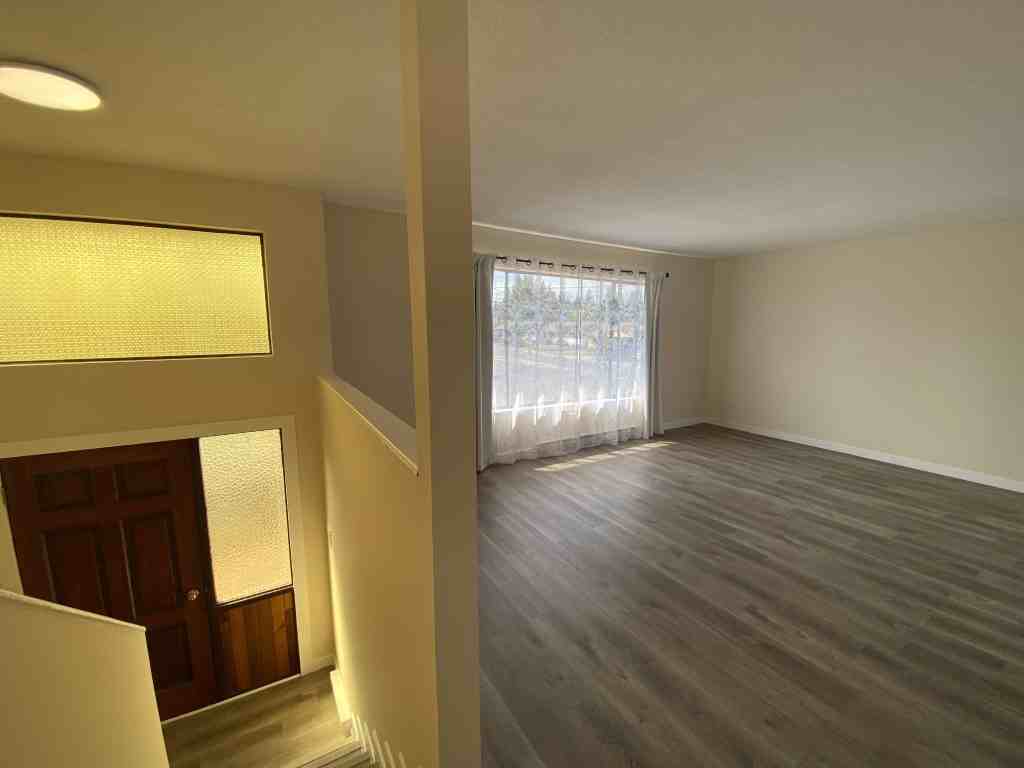 146 James St Uppr - Photo 3 of 26