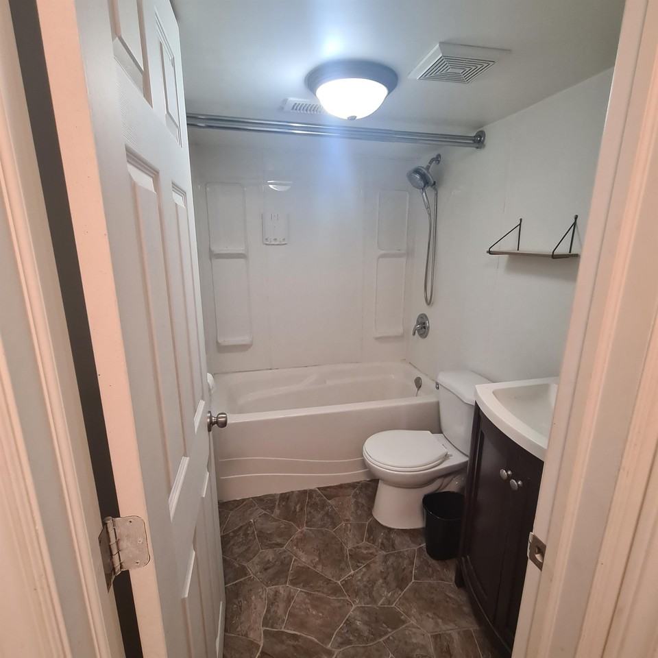 4216 Castle Rd #F - Photo 3 of 11