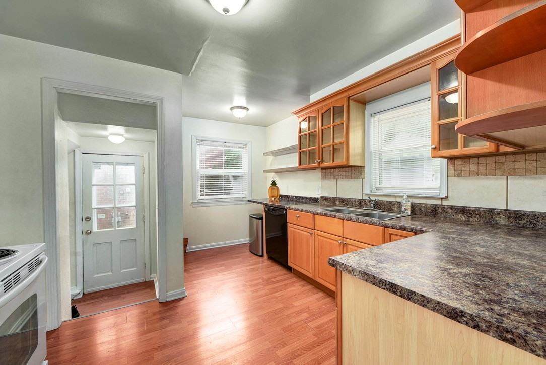 5927 Hodgman Dr #1 - Photo 3 of 30