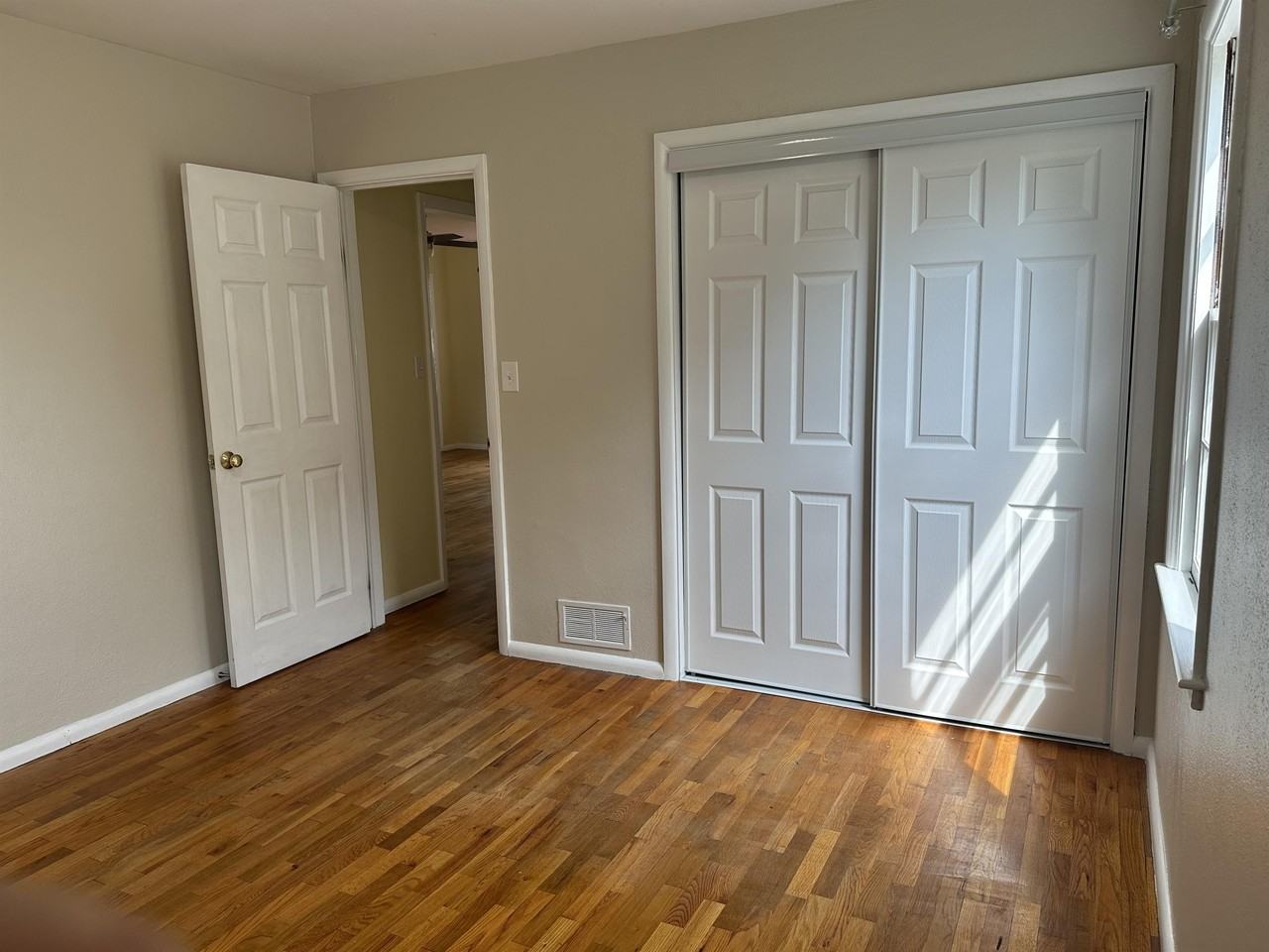 1247 Avenue F - Photo 7 of 19