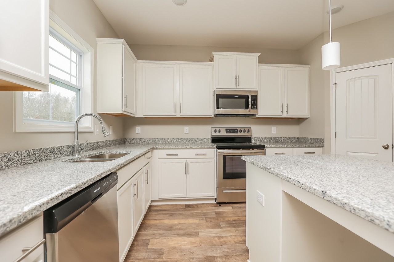 1156 Black Oak Cir - Photo 6 of 23