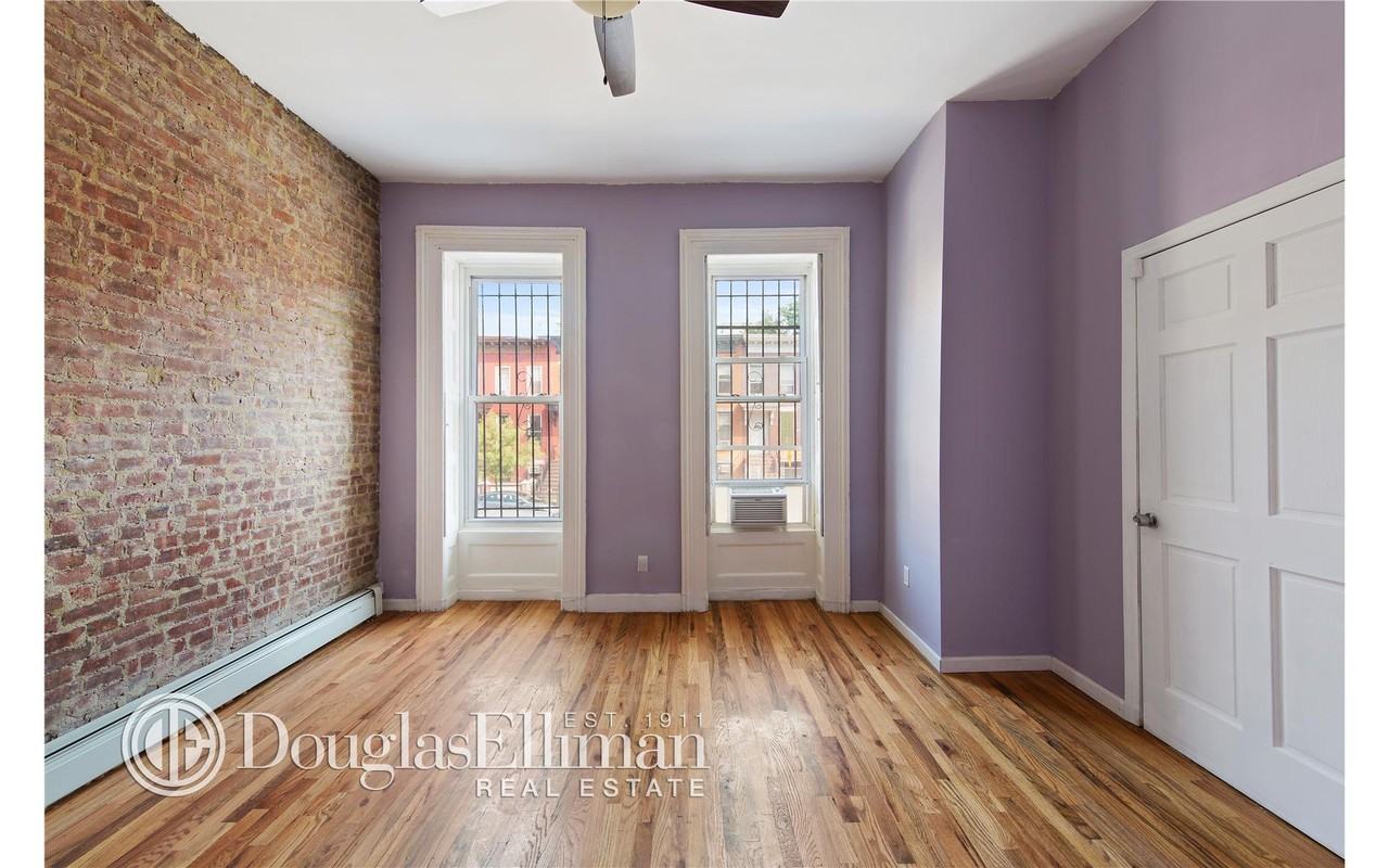 192 Kosciuszko St - Photo 3 of 8