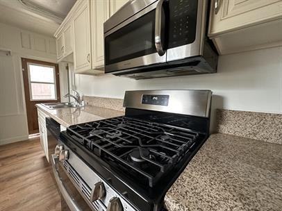 2480 L St - Photo 3 of 12