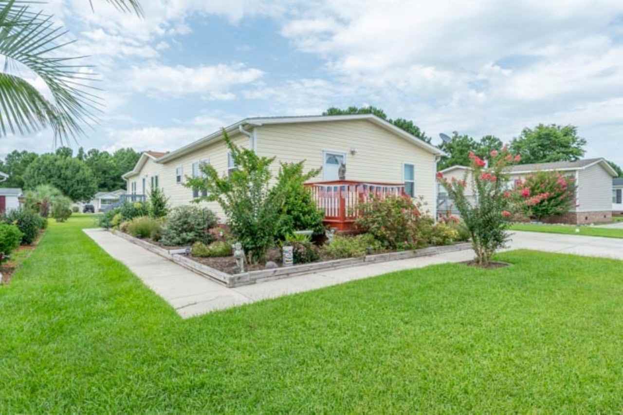 272 Iroquis Trl - Photo 2 of 17