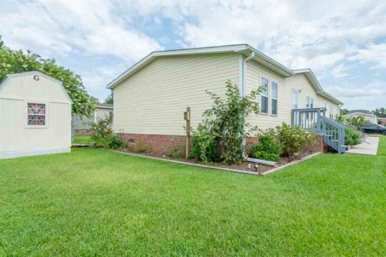 272 Iroquis Trl - Photo 3 of 17