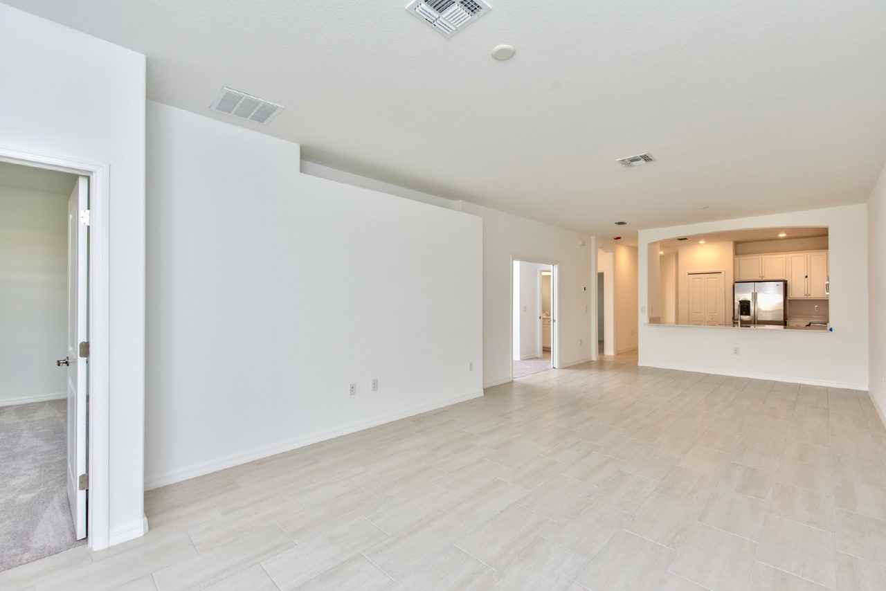 2591 Vine Ave - Photo 2 of 28