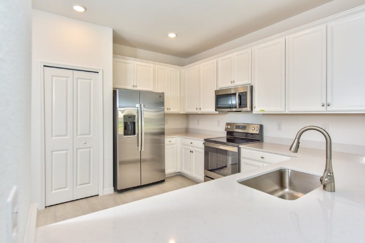 2591 Vine Ave - Photo 7 of 28