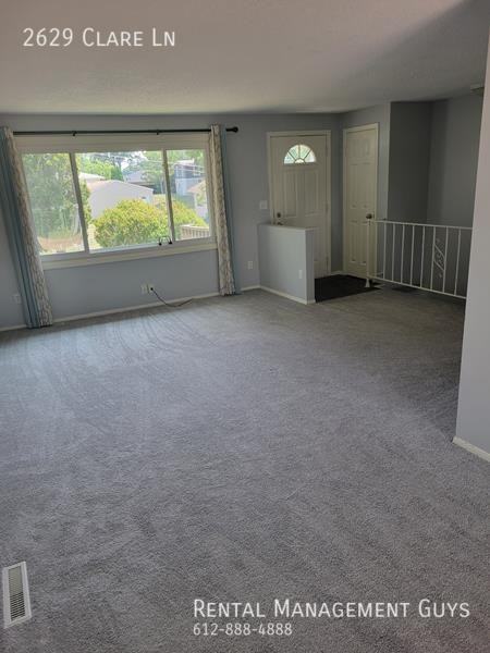 2629 Clare Ln - Photo 2 of 9