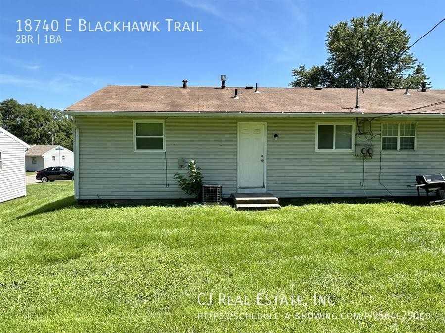 18740 E Blackhawk Trl - Photo 2 of 12