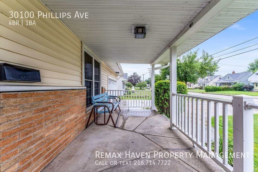 30100 Phillips Ave - Photo 3 of 27