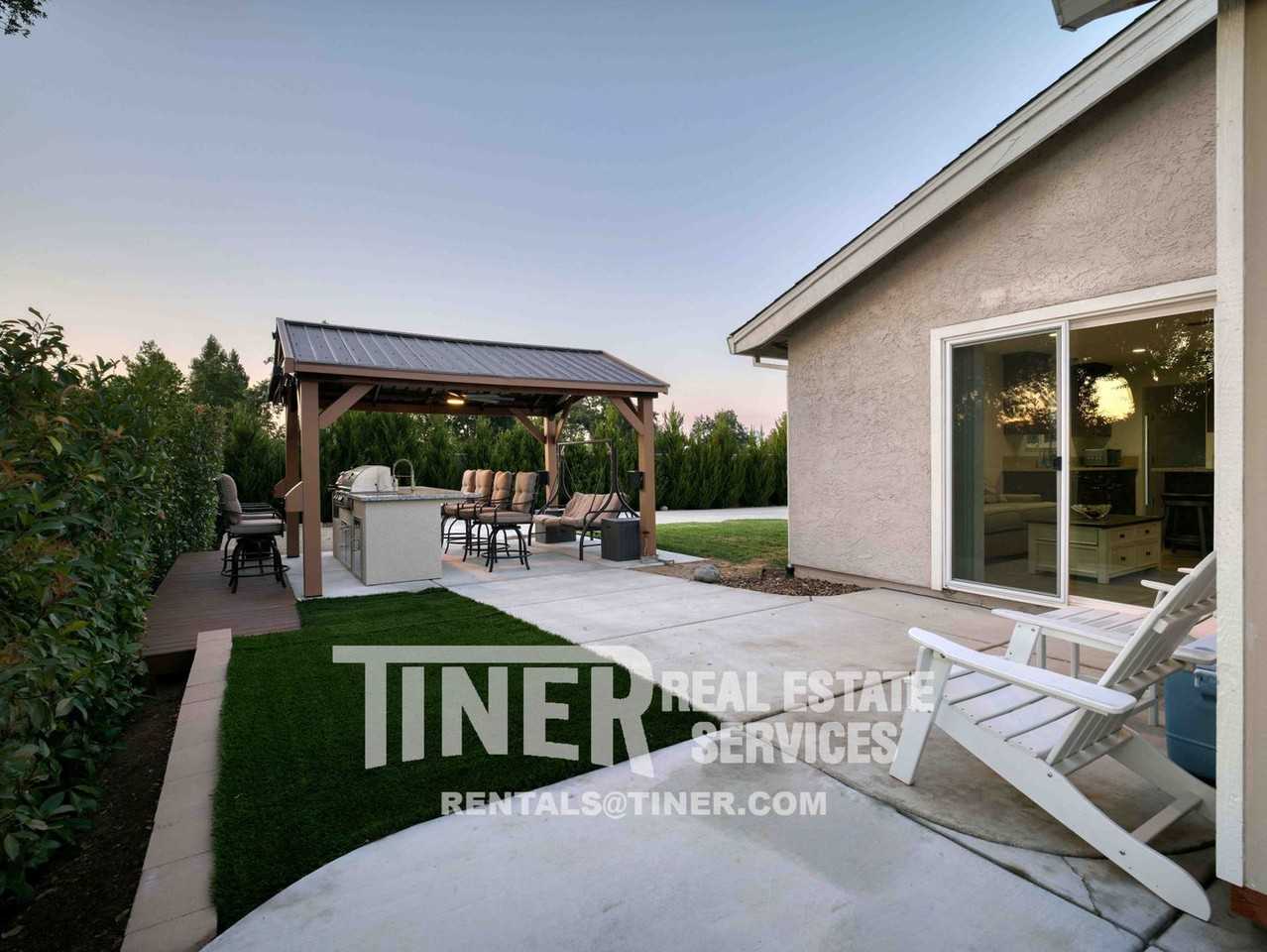 8560 Christy Ln - Photo 3 of 22