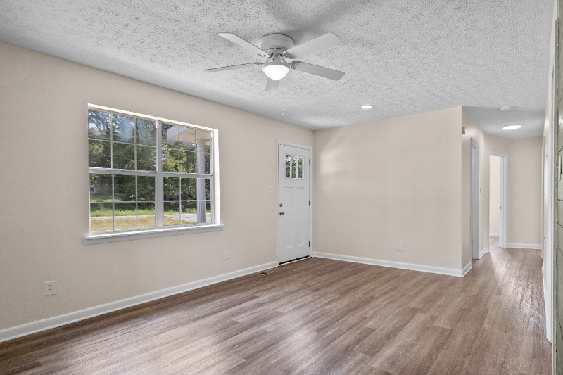 110 W Piney Rd - Photo 3 of 34