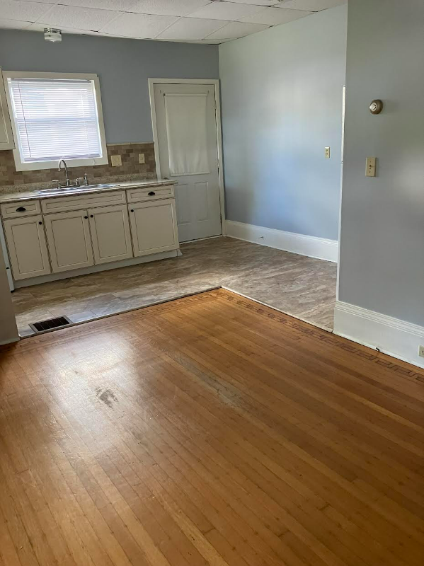 2722 Franklin St #1 - Photo 2 of 10