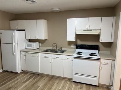 1784 Esther Drive #B - Photo 3 of 9