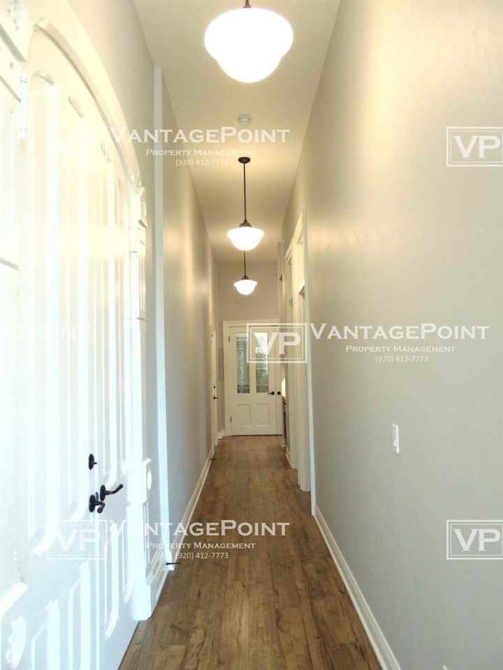 121 - 123 West Wisconsin Avenue - 121 1/2 #121-1-2 - Photo 6 of 19