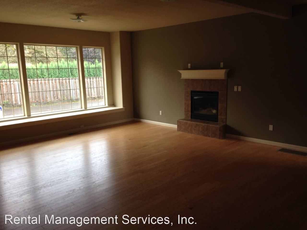 5241 Se Inglis Ct - Photo 2 of 20