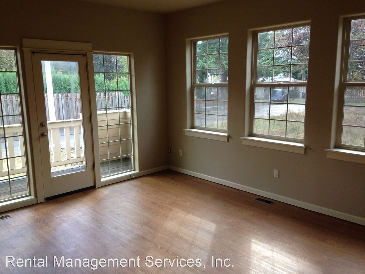 5241 Se Inglis Ct - Photo 3 of 20