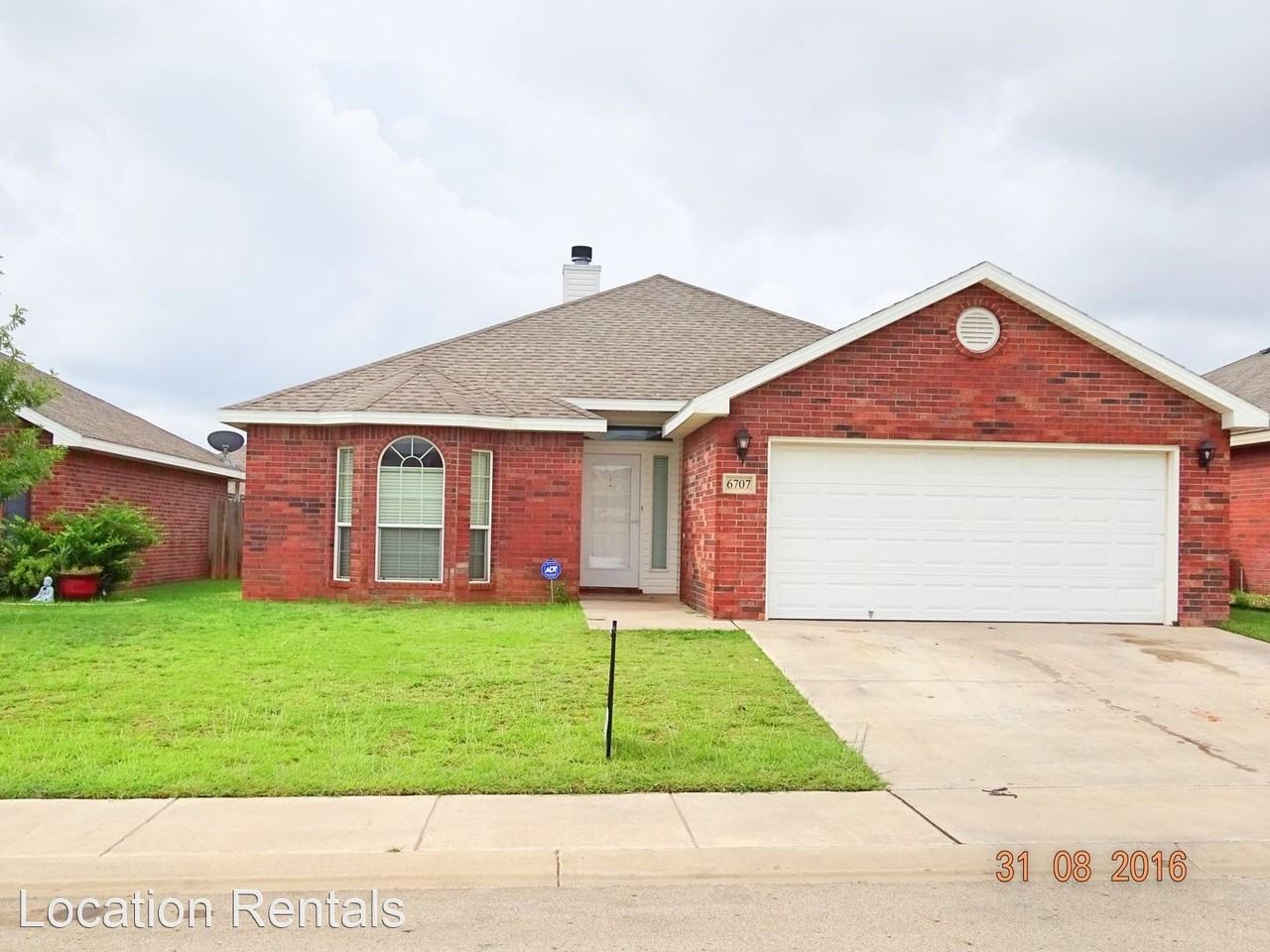 6707 84th St - Photo 2 of 10