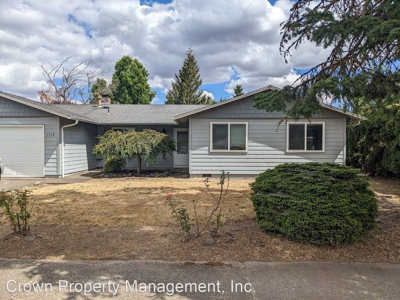 1518 Warbler Dr Se - Photo 2 of 15