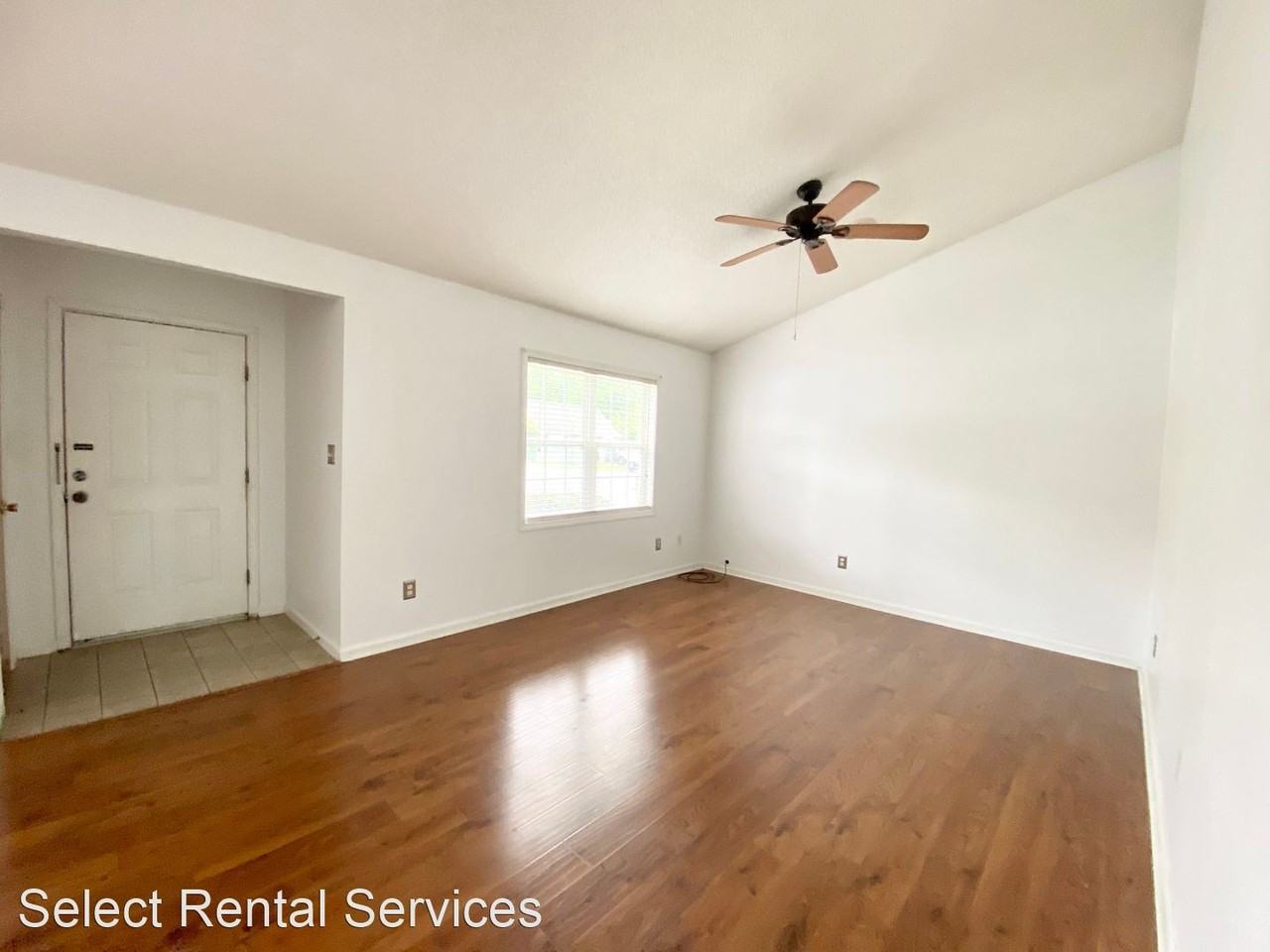 206 Old Oak Rd - Photo 2 of 9