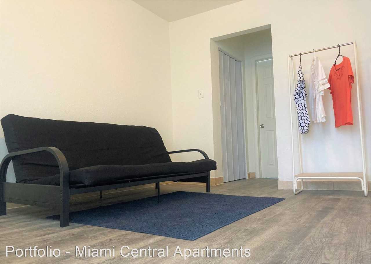 560 NW 7th Street - Photo 3 of 19