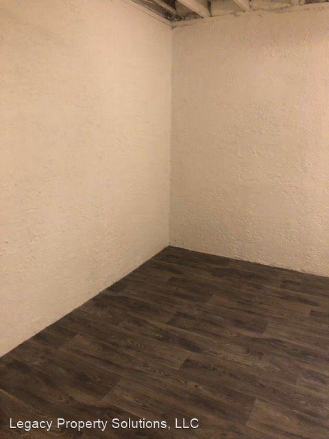 4907 E 14th St - Photo 3 of 24