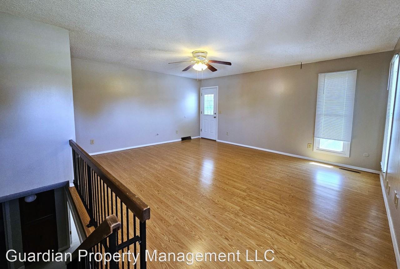 2006 S White Oak Dr - Photo 2 of 13