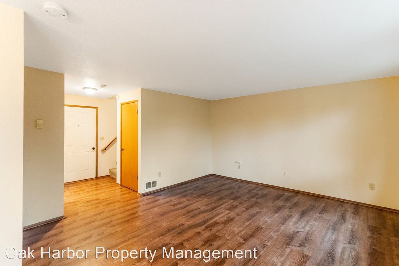 1045 Sw Kaleeton Lp - Photo 3 of 13