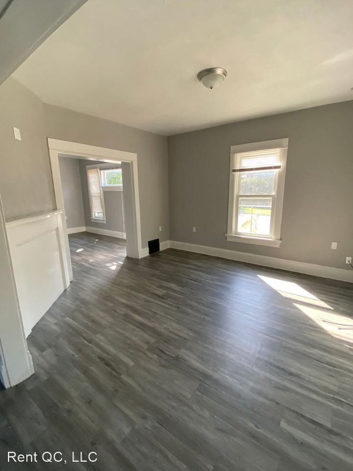 1543 14 1/2 St - Photo 3 of 14