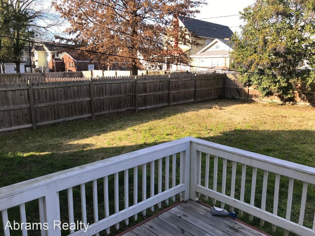 306 Poplar Ave - Photo 2 of 50