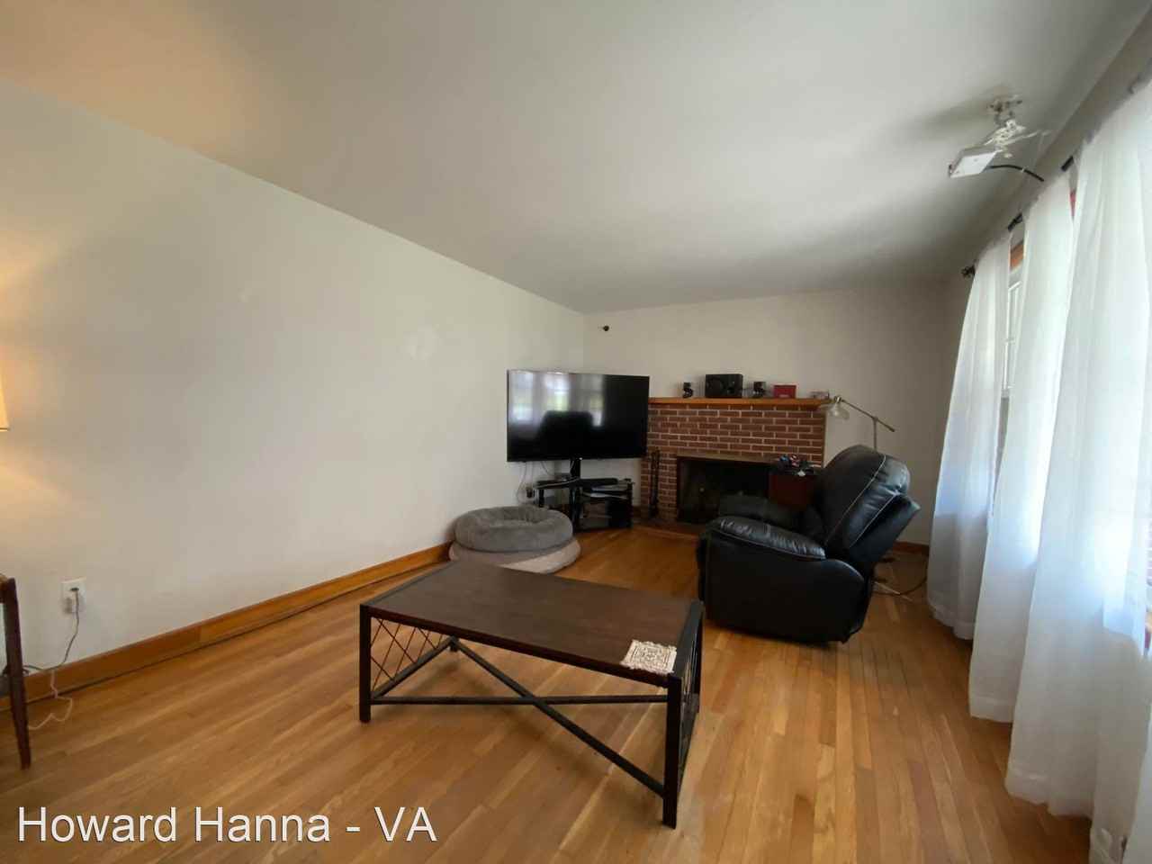 31 Lyliston Ln - Photo 3 of 18