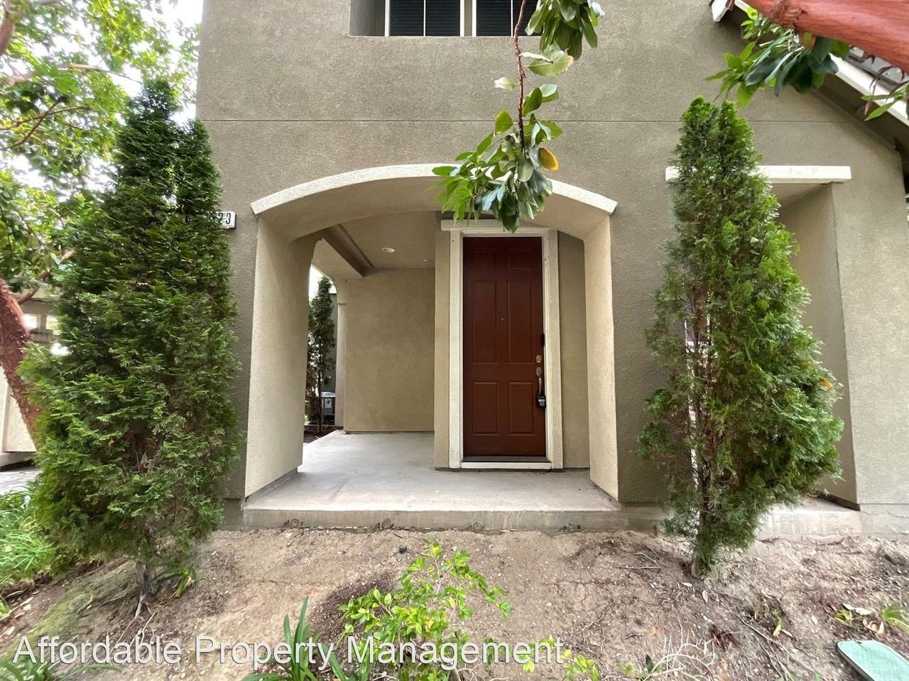 1323 Westbury Dr - Photo 2 of 21