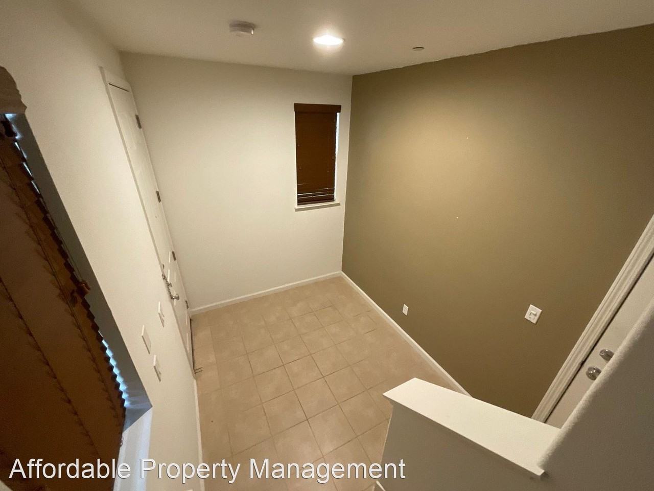 1323 Westbury Dr - Photo 3 of 21