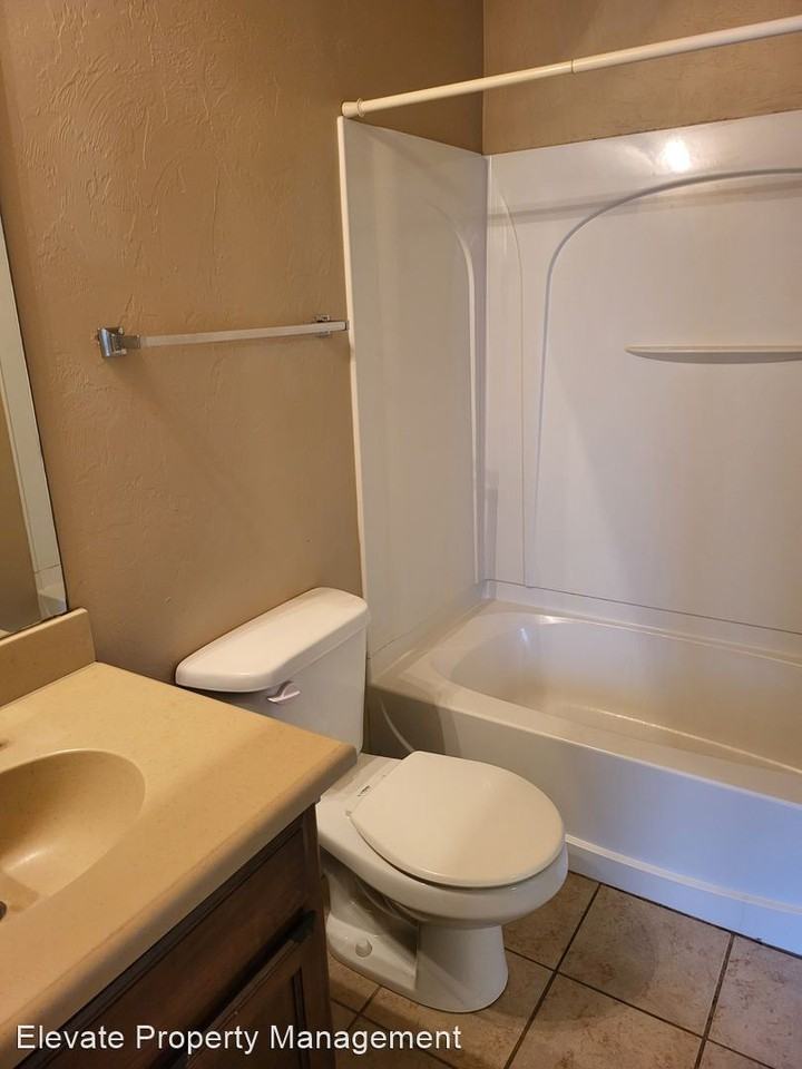9524 Sw 25th St - Photo 3 of 27