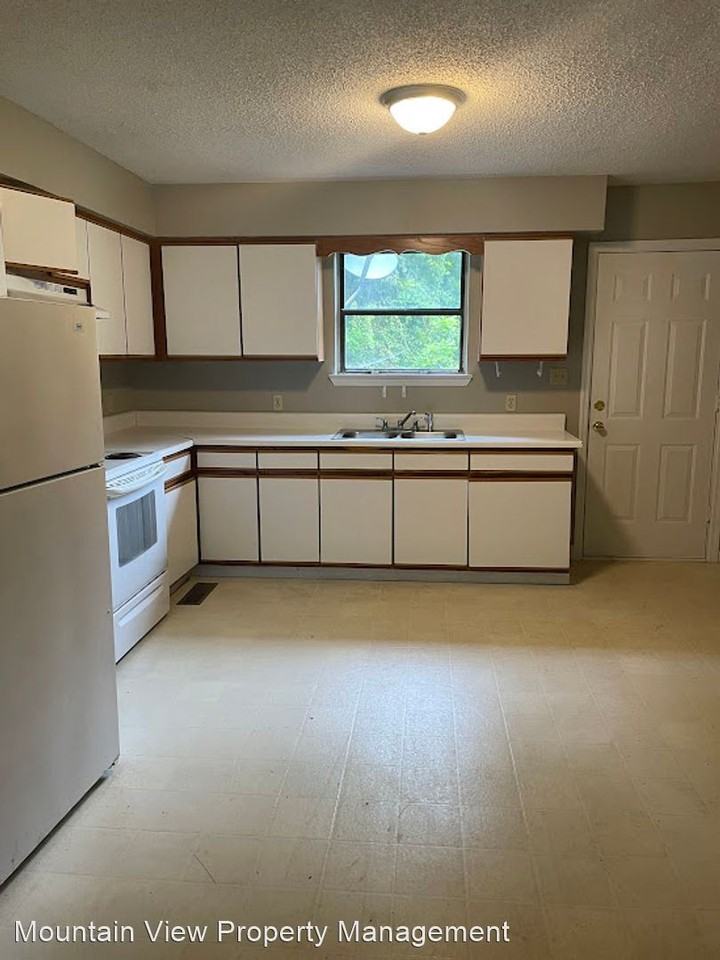 347 Keller Rd - Photo 2 of 7