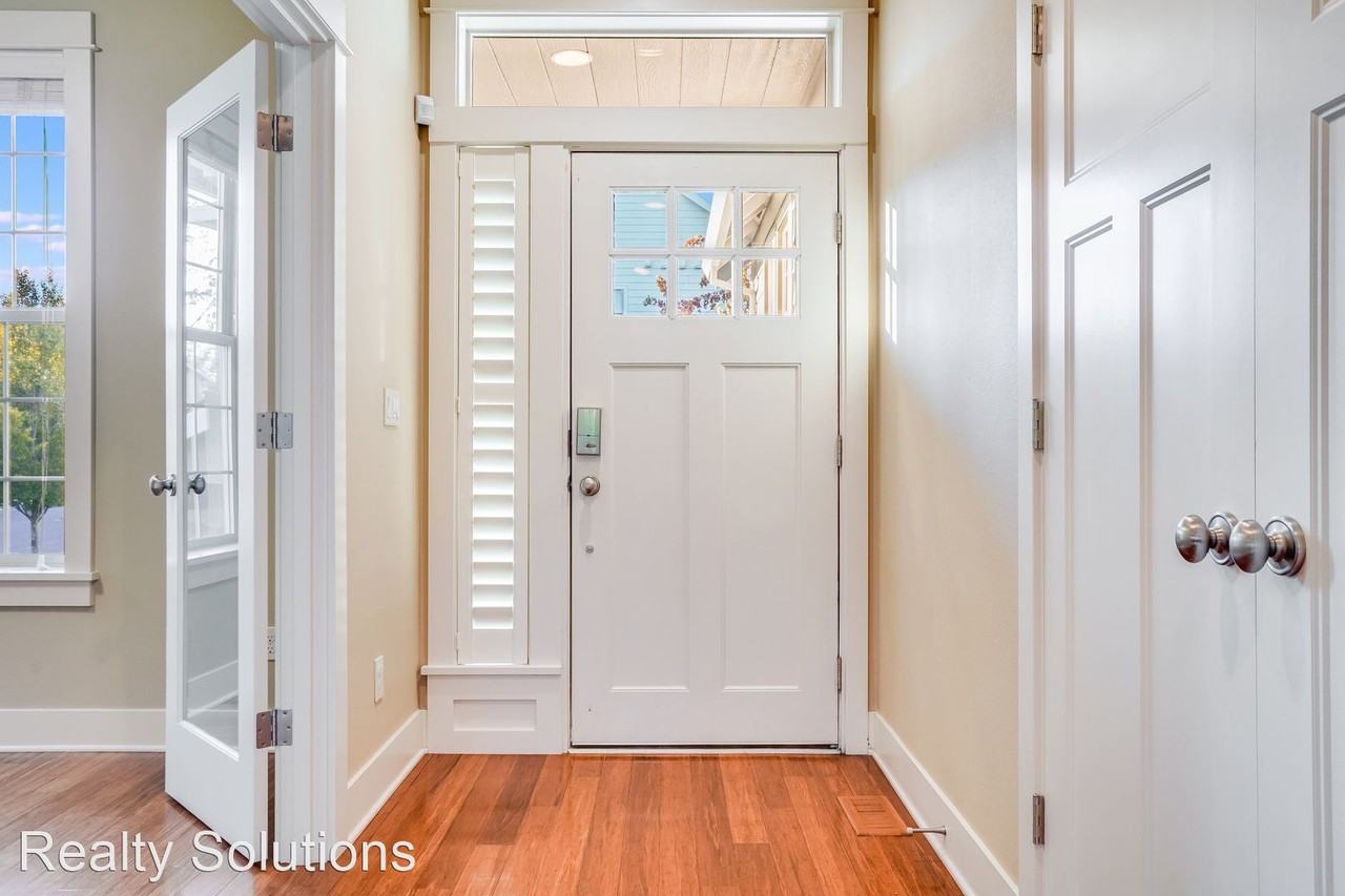 3019 Winkel Way - Photo 3 of 35