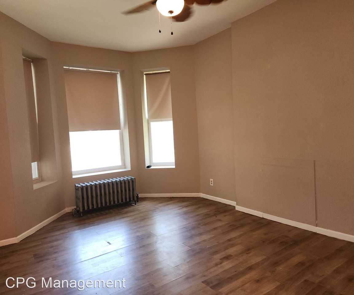 3921 W Grenshaw - Photo 2 of 15