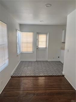 2460 Chestnut Ave - Photo 3 of 9