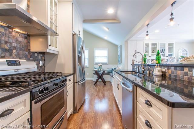 1674 Larkmoor Blvd - Photo 3 of 50