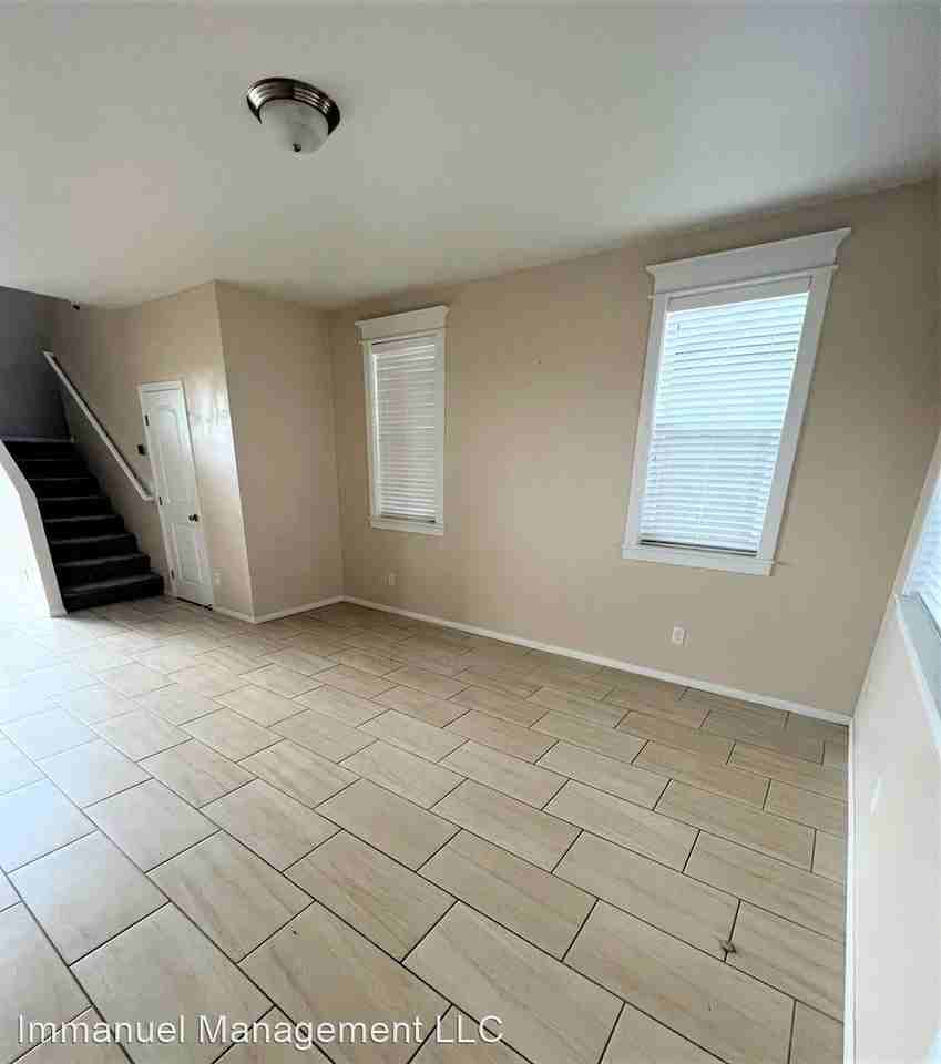 12291 Pegasus Rd - Photo 2 of 16
