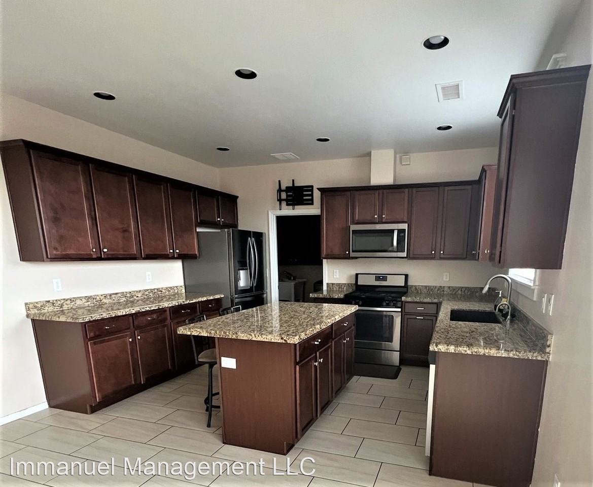 12291 Pegasus Rd - Photo 3 of 16