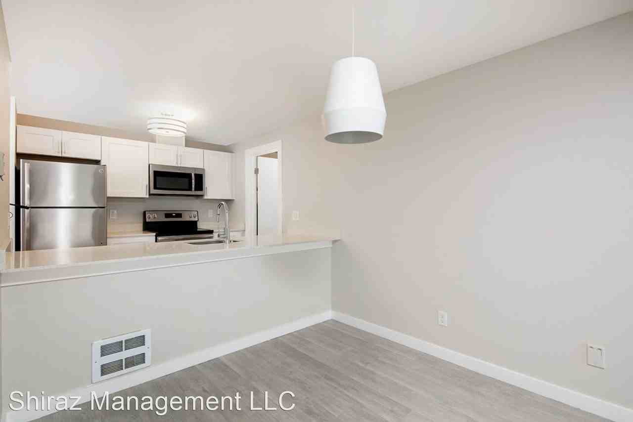 6041 California Ave SW - Photo 3 of 18