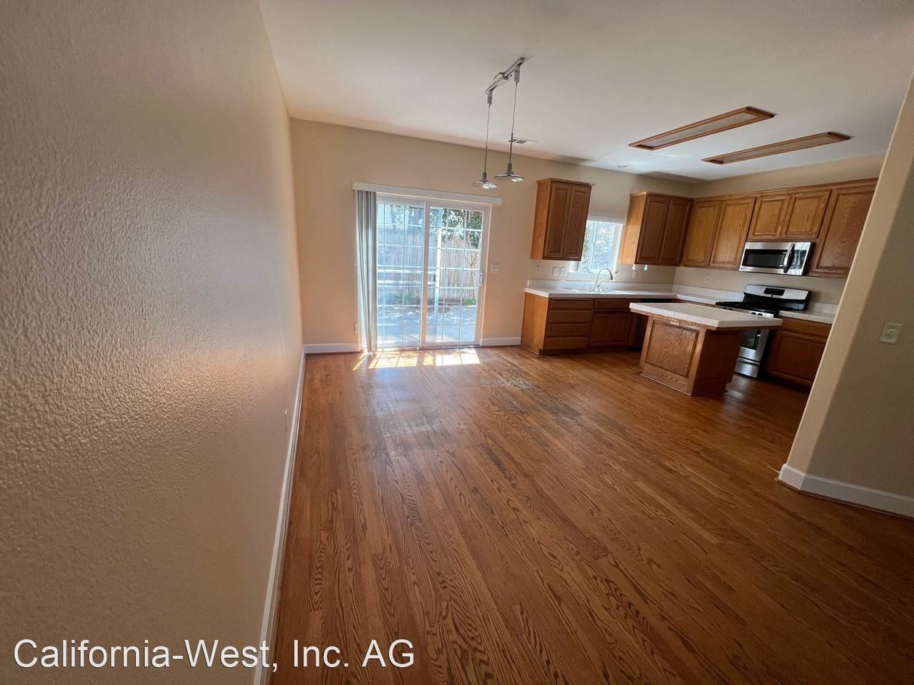 1555 Loganberry Ave - Photo 3 of 14